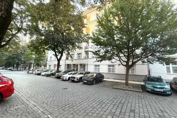 Prenájom bytu 2-izbový 70 m², Národní obrany, Praha Prenájom bytu 2-izbový 70 m², Národní obrany, Praha