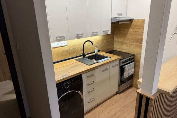 Predaj bytu 1-izbový 27 m², Dolní Jasenka, Vsetín, Zlínský kraj Predaj bytu 1-izbový 27 m², Dolní Jasenka, Vsetín, Zlínský kraj