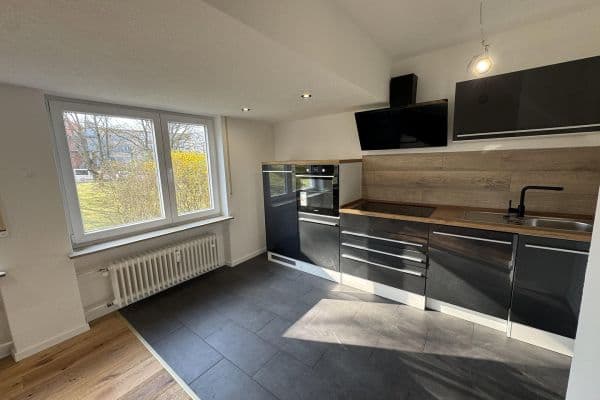 Prenájom bytu 2-izbový 56 m², Stuttgart Prenájom bytu 2-izbový 56 m², Stuttgart