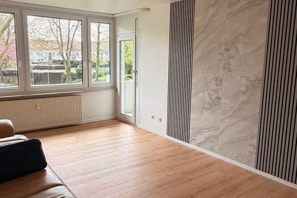 Prenájom bytu 4-izbový 94 m², Moldaustr.8, Ludwigsburg Prenájom bytu 4-izbový 94 m², Moldaustr.8, Ludwigsburg