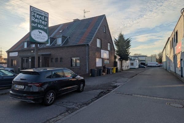 Predaj domu 220 m², pozemek 321 m², Kölner Straße 185, Frechen Predaj domu 220 m², pozemek 321 m², Kölner Straße 185, Frechen