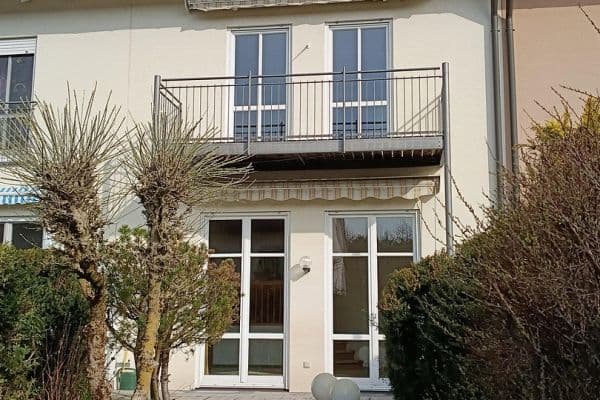 Predaj domu 146 m², pozemek 160 m², Alte Poststraße 27, Hohenkammer, Bavorsko Predaj domu 146 m², pozemek 160 m², Alte Poststraße 27, Hohenkammer, Bavorsko