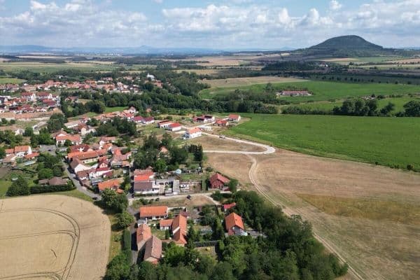 Predaj pozemku 1.123 m², Straškov-Vodochody Predaj pozemku 1.123 m², Straškov-Vodochody