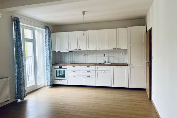 Prenájom bytu 1-izbový 32 m², Radlická, Praha Prenájom bytu 1-izbový 32 m², Radlická, Praha