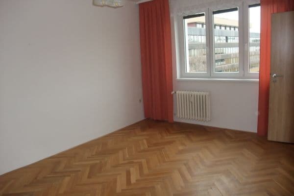 Prenájom bytu 2-izbový 55 m², Na Hrádku, Pardubice, Pardubický kraj Prenájom bytu 2-izbový 55 m², Na Hrádku, Pardubice, Pardubický kraj