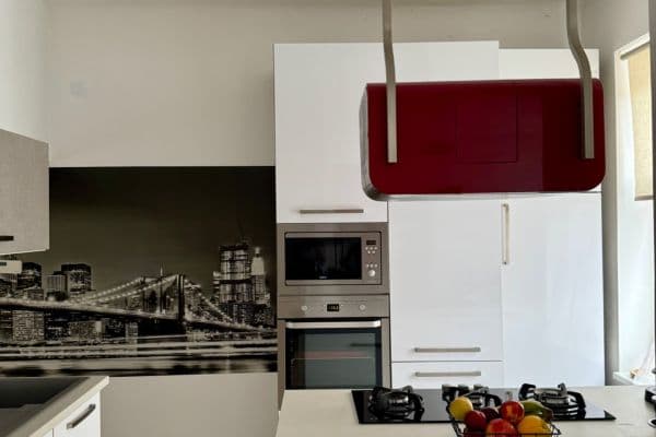 Prenájom bytu 2-izbový 50 m², Mestská, Nové Mesto Prenájom bytu 2-izbový 50 m², Mestská, Nové Mesto