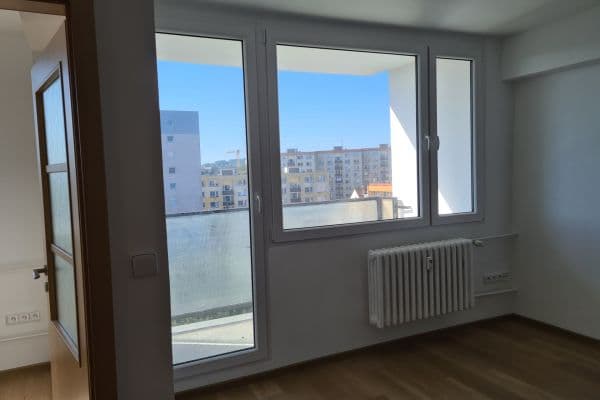 Prenájom bytu 3-izbový 56 m², M. Kudeříkové, Benešov Prenájom bytu 3-izbový 56 m², M. Kudeříkové, Benešov