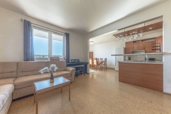 Predaj bytu 4-izbový 83 m², Ke Stadionu, Praha Predaj bytu 4-izbový 83 m², Ke Stadionu, Praha