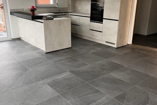 Prenájom bytu 3-izbový 85 m², Sindelfingen Prenájom bytu 3-izbový 85 m², Sindelfingen