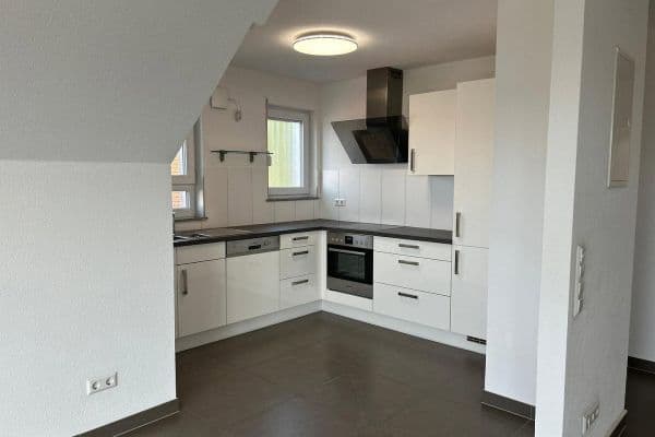 Prenájom bytu 3-izbový 85 m², Sindelfingen, Bádensko-Wurttembersko Prenájom bytu 3-izbový 85 m², Sindelfingen, Bádensko-Wurttembersko