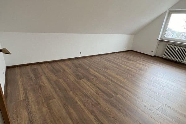 Prenájom bytu 2-izbový 73 m², Uetze Prenájom bytu 2-izbový 73 m², Uetze