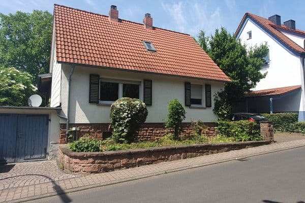 Predaj domu 183 m², pozemek 975 m², Linsengericht-Altenhaßlau Predaj domu 183 m², pozemek 975 m², Linsengericht-Altenhaßlau