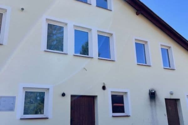 Prenájom bytu 3-izbový 75 m², Chotoviny Prenájom bytu 3-izbový 75 m², Chotoviny