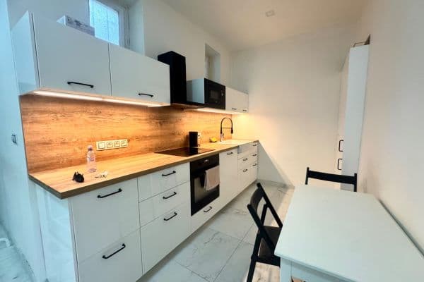 Predaj bytu 3-izbový 80 m², 5. května, Praha Predaj bytu 3-izbový 80 m², 5. května, Praha