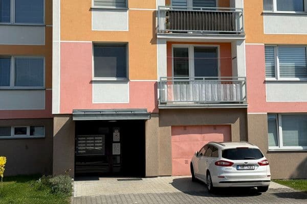 Predaj bytu 3-izbový 78 m², Brožíkova, Hradec Králové, Královéhradecký kraj Predaj bytu 3-izbový 78 m², Brožíkova, Hradec Králové, Královéhradecký kraj