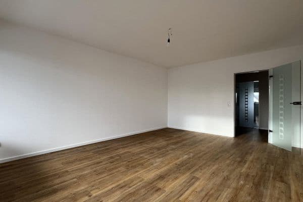 Prenájom bytu 3-izbový 76 m², Leverkusen Prenájom bytu 3-izbový 76 m², Leverkusen