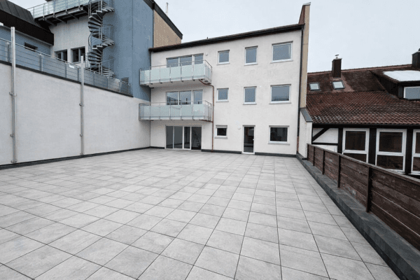 Prenájom bytu 3-izbový 124 m², Bahnhofstraße 4, Neustadt an der Aisch, Bavorsko Prenájom bytu 3-izbový 124 m², Bahnhofstraße 4, Neustadt an der Aisch, Bavorsko