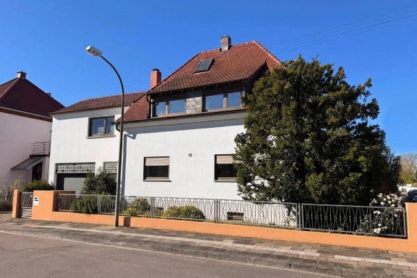 Predaj domu 153 m², pozemek 410 m², Ludwigshafen-Oggersheim Predaj domu 153 m², pozemek 410 m², Ludwigshafen-Oggersheim