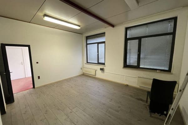 Prenájom kancelárie 30 m², Im Gewerbepark 1, Hunderdorf, Bavorsko Prenájom kancelárie 30 m², Im Gewerbepark 1, Hunderdorf, Bavorsko