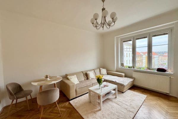 Prenájom bytu 2-izbový 55 m², Sokolovská, Praha Prenájom bytu 2-izbový 55 m², Sokolovská, Praha