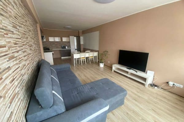 Prenájom bytu 2-izbový 57 m², náměstí 5. května, Čelákovice Prenájom bytu 2-izbový 57 m², náměstí 5. května, Čelákovice