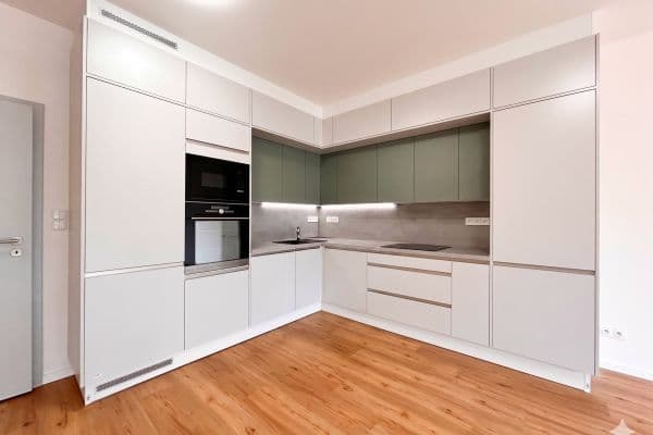 Prenájom bytu 3-izbový 90 m², Suchánkova, Benešov, Středočeský kraj Prenájom bytu 3-izbový 90 m², Suchánkova, Benešov, Středočeský kraj