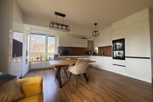 Predaj bytu 3-izbový 96 m², U Ježíška, Plzeň Predaj bytu 3-izbový 96 m², U Ježíška, Plzeň