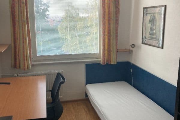 Prenájom bytu 4-izbový 90 m², Pertoldova, Praha Prenájom bytu 4-izbový 90 m², Pertoldova, Praha