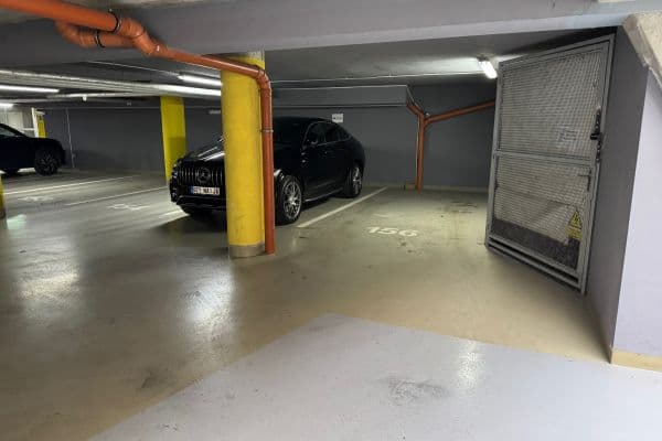 Predaj garáže 45 m², Na Harfě, Praha Predaj garáže 45 m², Na Harfě, Praha