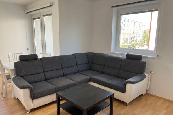 Prenájom bytu 2-izbový 55 m², U Slovanky, Praha Prenájom bytu 2-izbový 55 m², U Slovanky, Praha