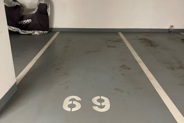 Prenájom garáže 12 m², Hlučkova, Praha Prenájom garáže 12 m², Hlučkova, Praha