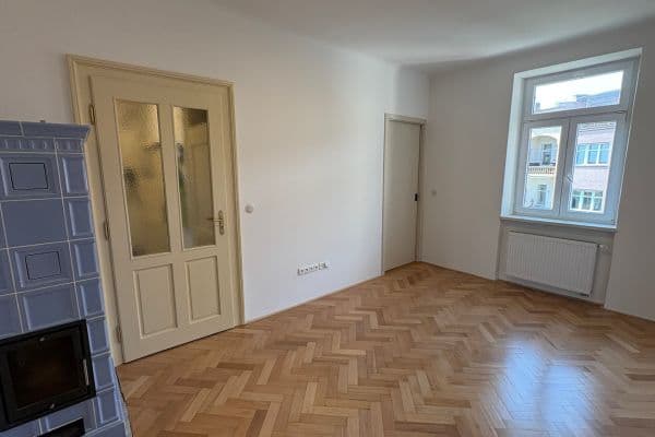 Prenájom bytu 3-izbový 69 m², Komenského, Opava Prenájom bytu 3-izbový 69 m², Komenského, Opava