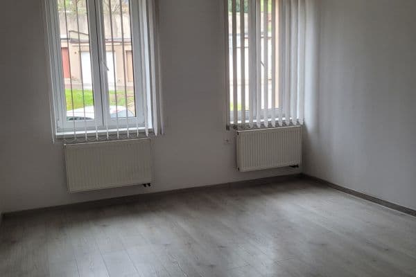 Prenájom bytu 1-izbový 30 m², Anglická, Náchod Prenájom bytu 1-izbový 30 m², Anglická, Náchod