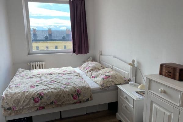 Prenájom bytu 2-izbový 43 m², M. Švabinského, Kladno Prenájom bytu 2-izbový 43 m², M. Švabinského, Kladno