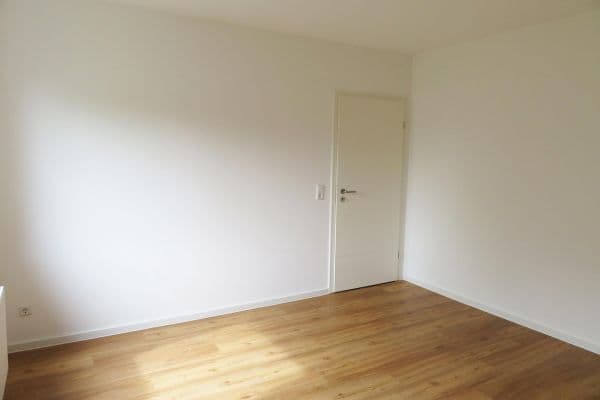 Prenájom bytu 4-izbový 104 m², Hetzerath Prenájom bytu 4-izbový 104 m², Hetzerath