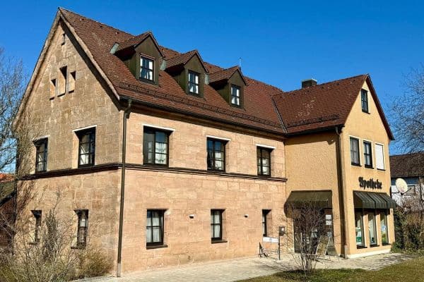 Prenájom bytu 4-izbový 163 m², Martkplatz 6, Allersberg Prenájom bytu 4-izbový 163 m², Martkplatz 6, Allersberg