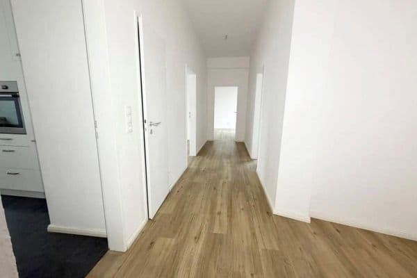 Prenájom bytu 4-izbový 93 m², Am Langen Deich 1, Bremen, Brémy Prenájom bytu 4-izbový 93 m², Am Langen Deich 1, Bremen, Brémy