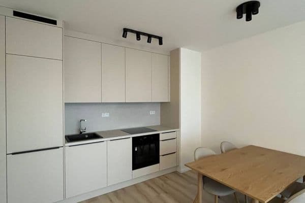 Prenájom bytu 2-izbový 46 m², Hodkovická, Praha Prenájom bytu 2-izbový 46 m², Hodkovická, Praha