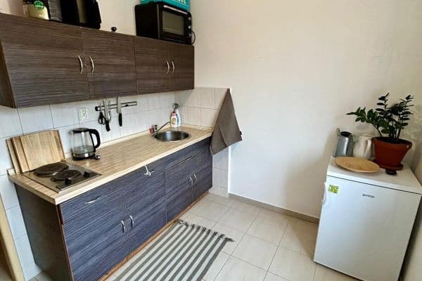 Prenájom bytu 1-izbový 35 m², Na Okrouhlíku, Pardubice Prenájom bytu 1-izbový 35 m², Na Okrouhlíku, Pardubice