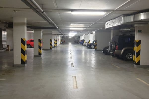 Prenájom garáže 15 m², Irská, Praha Prenájom garáže 15 m², Irská, Praha