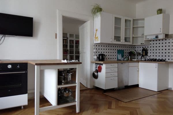 Predaj bytu 3-izbový 88 m², Ostromečská, Praha Predaj bytu 3-izbový 88 m², Ostromečská, Praha