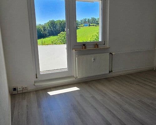 Prenájom bytu 3-izbový 63 m², Auerbachstr. 38, Gera, Durínsko Prenájom bytu 3-izbový 63 m², Auerbachstr. 38, Gera, Durínsko