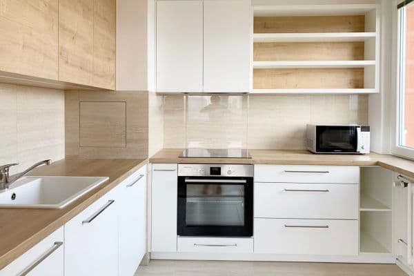 Prenájom bytu 2-izbový 60 m², Ke Strašnické, Praha Prenájom bytu 2-izbový 60 m², Ke Strašnické, Praha