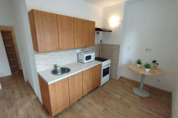 Prenájom bytu 2-izbový 55 m², Revoluční, Žďár nad Sázavou, Kraj Vysočina Prenájom bytu 2-izbový 55 m², Revoluční, Žďár nad Sázavou, Kraj Vysočina