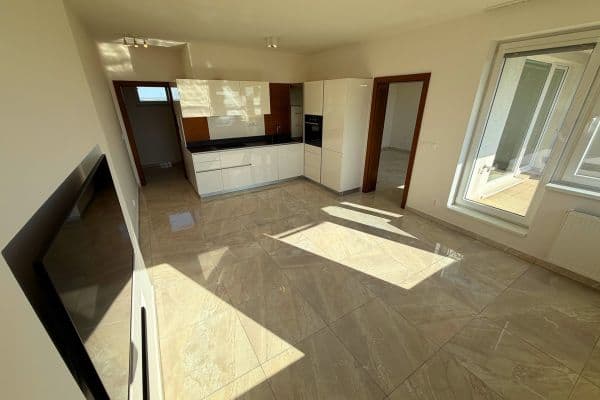 Prenájom bytu 3-izbový 69 m², Hornoměcholupská, Praha Prenájom bytu 3-izbový 69 m², Hornoměcholupská, Praha