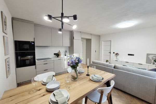 Prenájom bytu 3-izbový 66 m², Sokolovská, Pardubice Prenájom bytu 3-izbový 66 m², Sokolovská, Pardubice