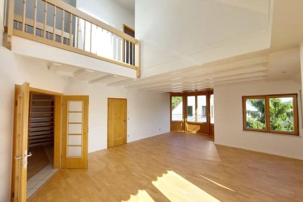 Prenájom bytu 5-izbový 147 m², Friedenstraße 45, Wiesbaden, Hesensko Prenájom bytu 5-izbový 147 m², Friedenstraße 45, Wiesbaden, Hesensko