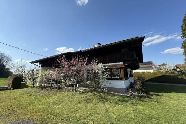 Predaj domu 190 m², pozemek 800 m², Bad Aibling, Bavorsko Predaj domu 190 m², pozemek 800 m², Bad Aibling, Bavorsko