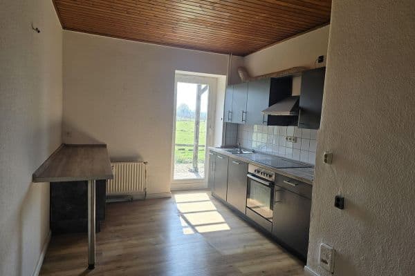 Prenájom bytu 4-izbový 105 m², Kamper Str. 6, Nützen Prenájom bytu 4-izbový 105 m², Kamper Str. 6, Nützen