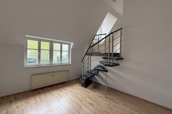 Prenájom bytu 3-izbový 97 m², Rathhausstraße 7, Hofheim Prenájom bytu 3-izbový 97 m², Rathhausstraße 7, Hofheim